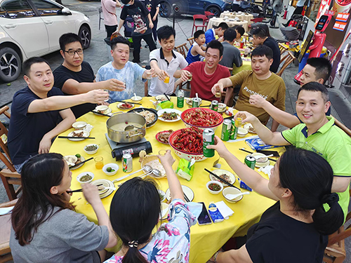 深國(guó)安晚餐聚會(huì)